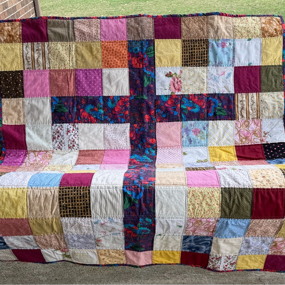 Handmade cross patchwork quilt - Picture 4 of 8